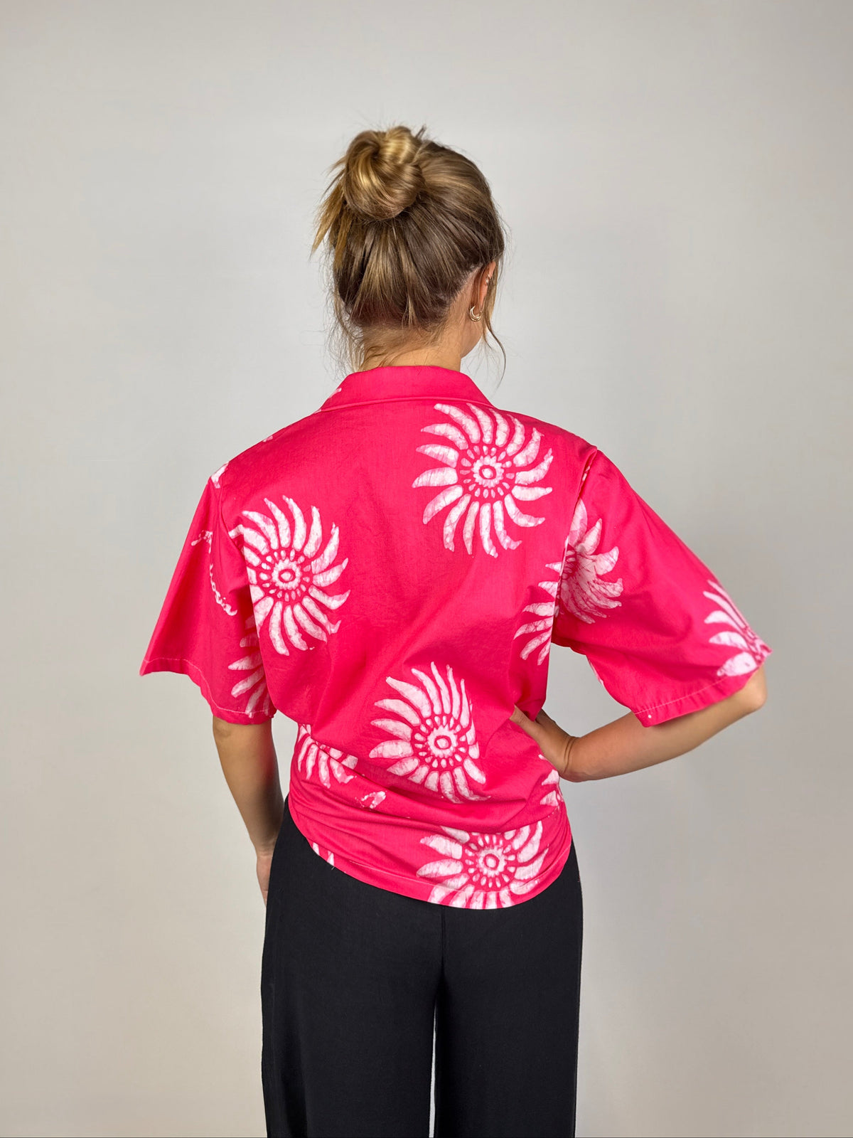 Hot Pink - Wavy Daisy